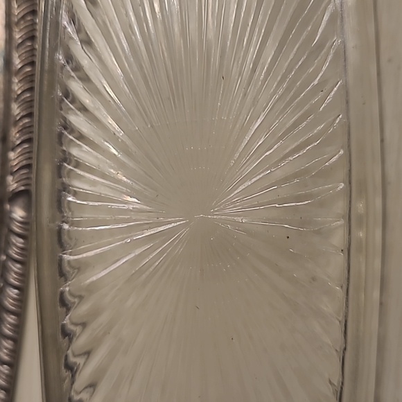 Vintage silver plated butter dish with original glass liner insert - Picture 5 of 12